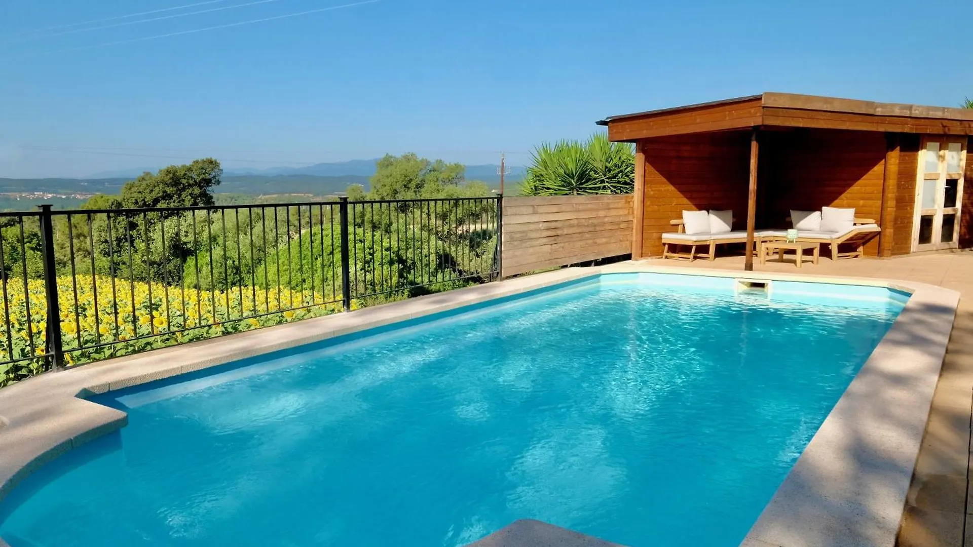 Torre Costa Brava Apartman Garrigás